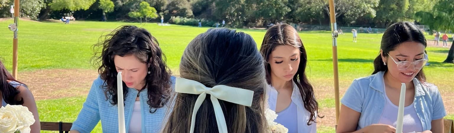 Liv Wanderlustly background